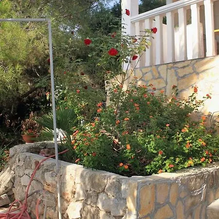 Διαμέρισμα Milna 2461a *